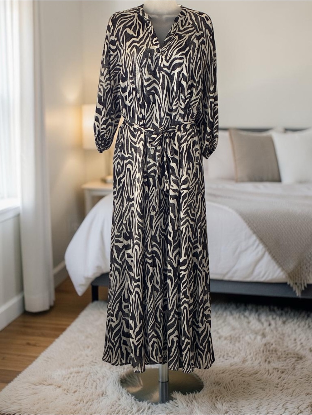 Vince Camuto Black and White Zebra-Print Tie-Waist Long Sleeve Dress